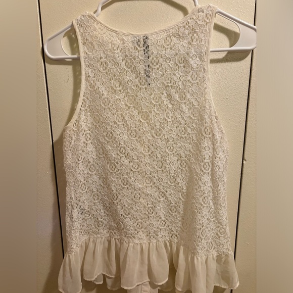 Lace ruffle bottom tank top - Picture 4 of 6